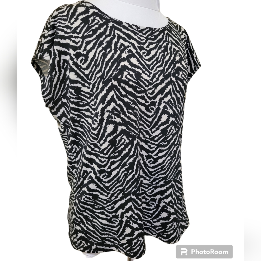 💥3 for $30💥 Jules & Leopold Black & White Blouse Shirt, size med, animal print